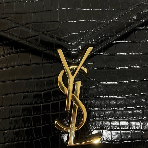 CASSANDRA MINI TOP HANDLE BAG IN CROCODILE-EMBOSSED SHINY LEATHER - Picture 4 of 6